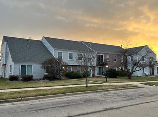 2019 Oak St APT B, Saint Charles, IL 60174