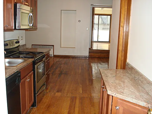 Rented by Sotheby's International Realty | media 22