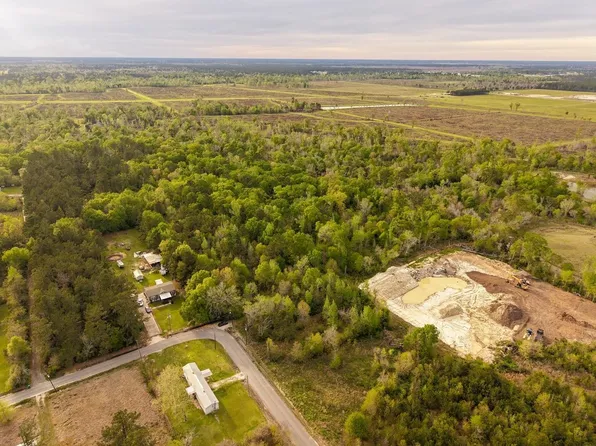 Ribbeck Ave, Lake Charles, LA 70611