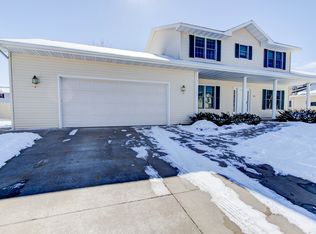 1008 Eastwood St, Holmen, WI 54636