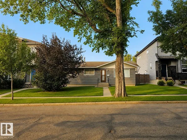4 Muir Dr, Saint Albert, AB T8N 1G2
