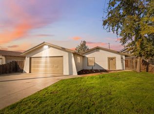 24 Sunnyside Ave, Clovis, CA 93611