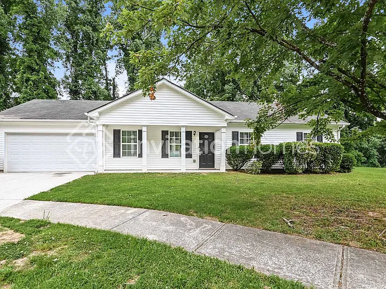 552 Bridgeport Pl — Photo 1
