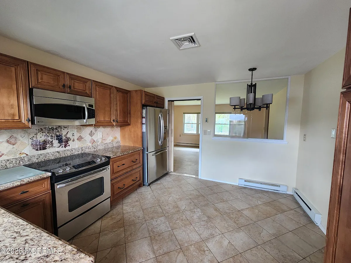 Building Photo - 341B Canterbury Ct