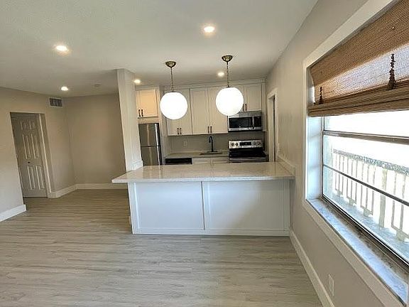 4th image of 2418 Polk St #205