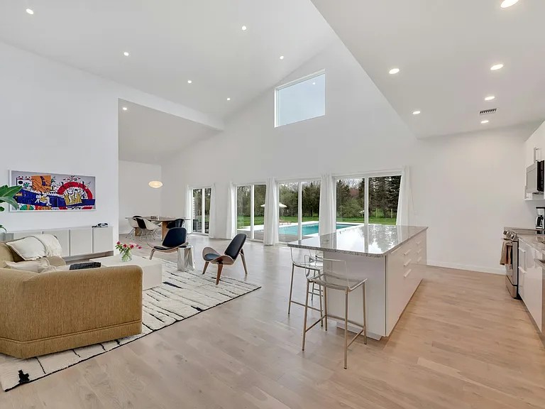 420 Old Farm Rd — Photo 4