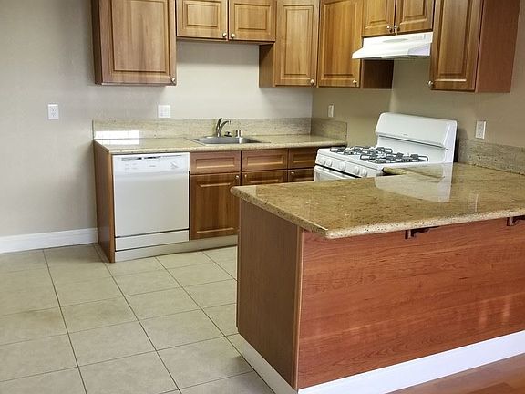 5th image of 4964 Summerwood Cir