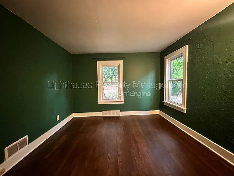 722 N Gordon St — Photo 8