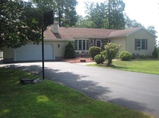 7 Allegheny Rd, Morrisonville, NY 12962