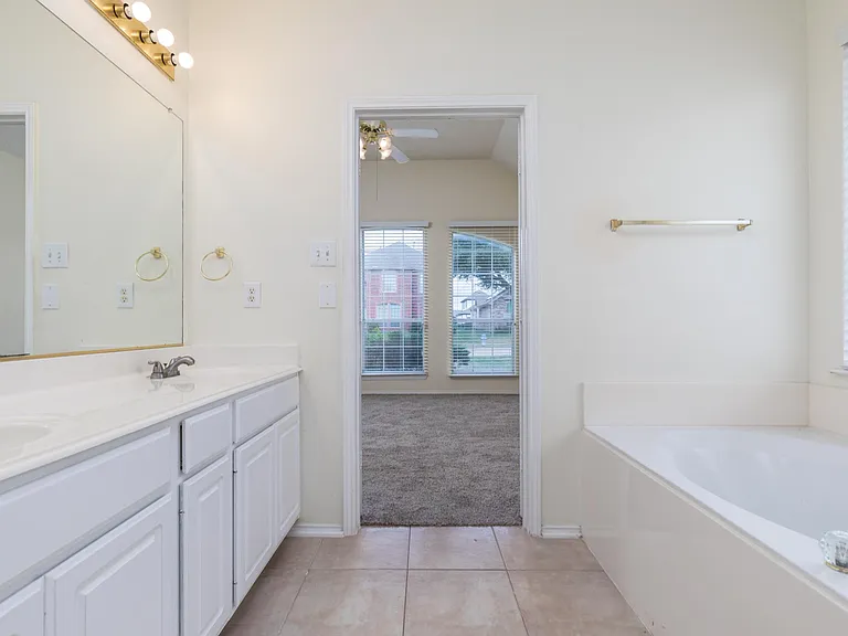 3928 Windford Dr — Photo 16