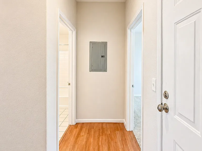 1121 40th St #4401 — Photo 11