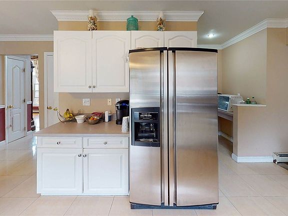 3rd image of 58 Winterberry Dr