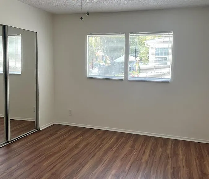 1900 Dracena Dr #1 — Photo 17