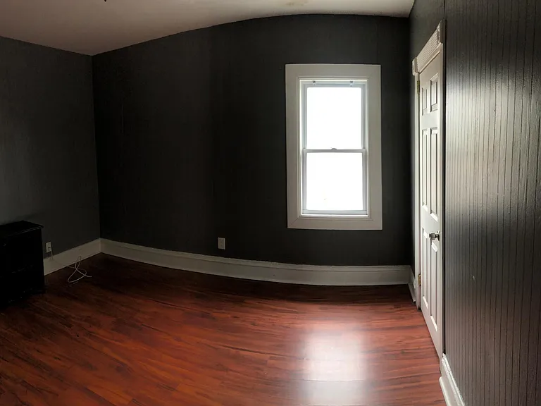 1/3 Bedrooms