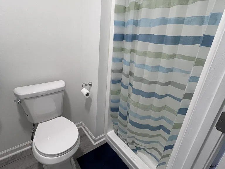 902 Hanson St N — Photo 11