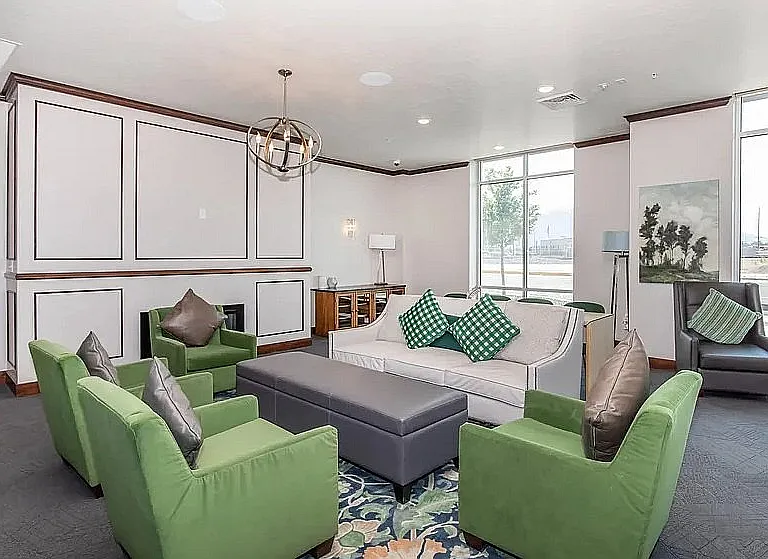 Clubhouse 2