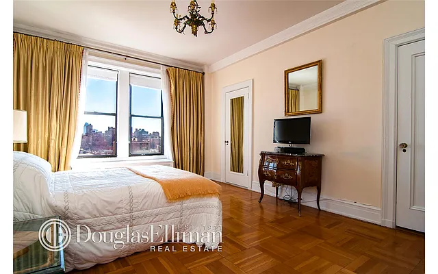 Rented by Douglas Elliman | media 19
