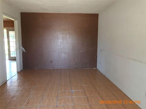 3rd image of 8494 Arboleda Dr