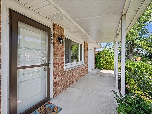 5th image of 1008 New Mexico Dr