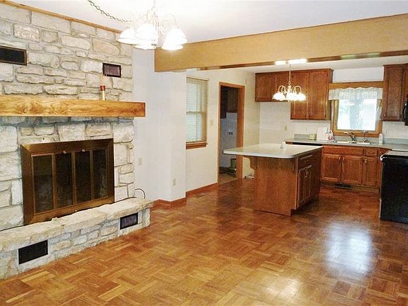3rd image of 3628 Dickens Ave