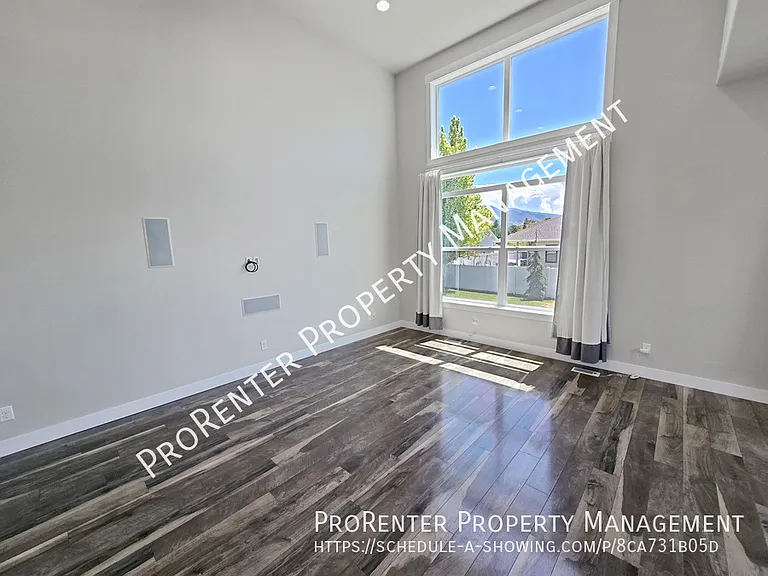 1308 E Maple Way — Photo 9