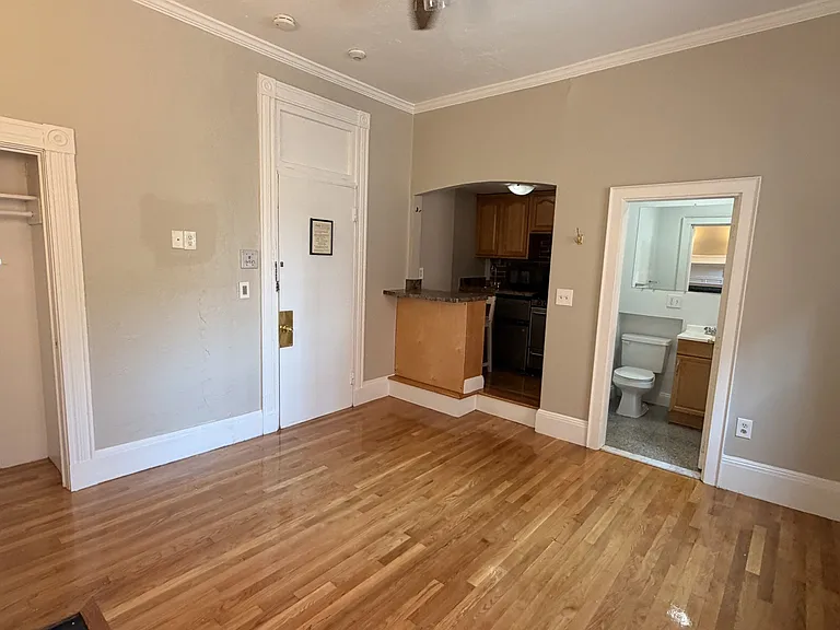 48 Hereford St #2D — Photo 4