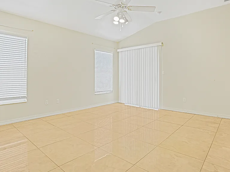 774 Princeton Dr — Photo 27