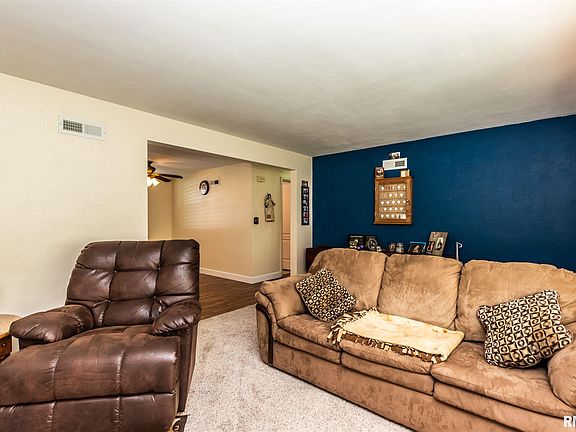 5th image of 5 Holly Ln