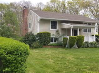 1439 E Forks Rd, Bay Shore, NY 11706