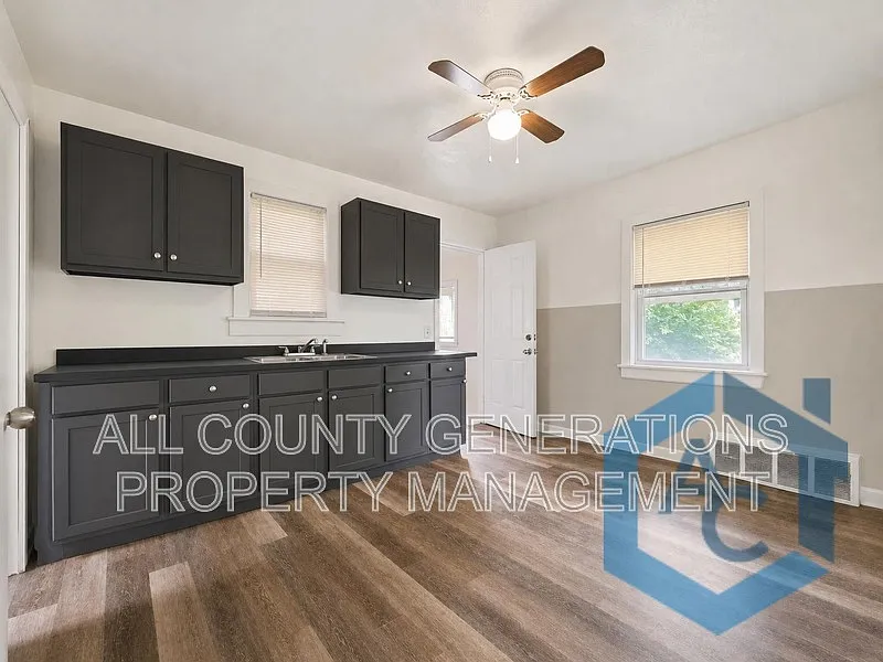 3 bed, 1.0 bath, 780 sqft, $1,195 — Photo 3