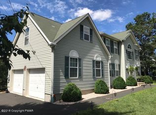 6245 Blue Beech Dr, East Stroudsburg, PA