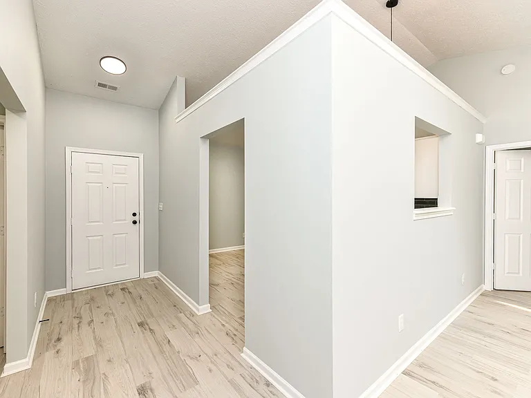 3933 Bergamot Ct — Photo 3