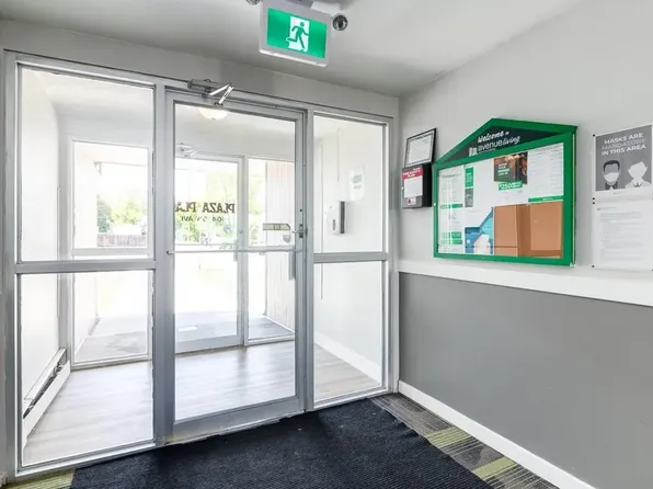 Plaza Place, 404 5th Ave W, Brooks, AB T1R 0T5