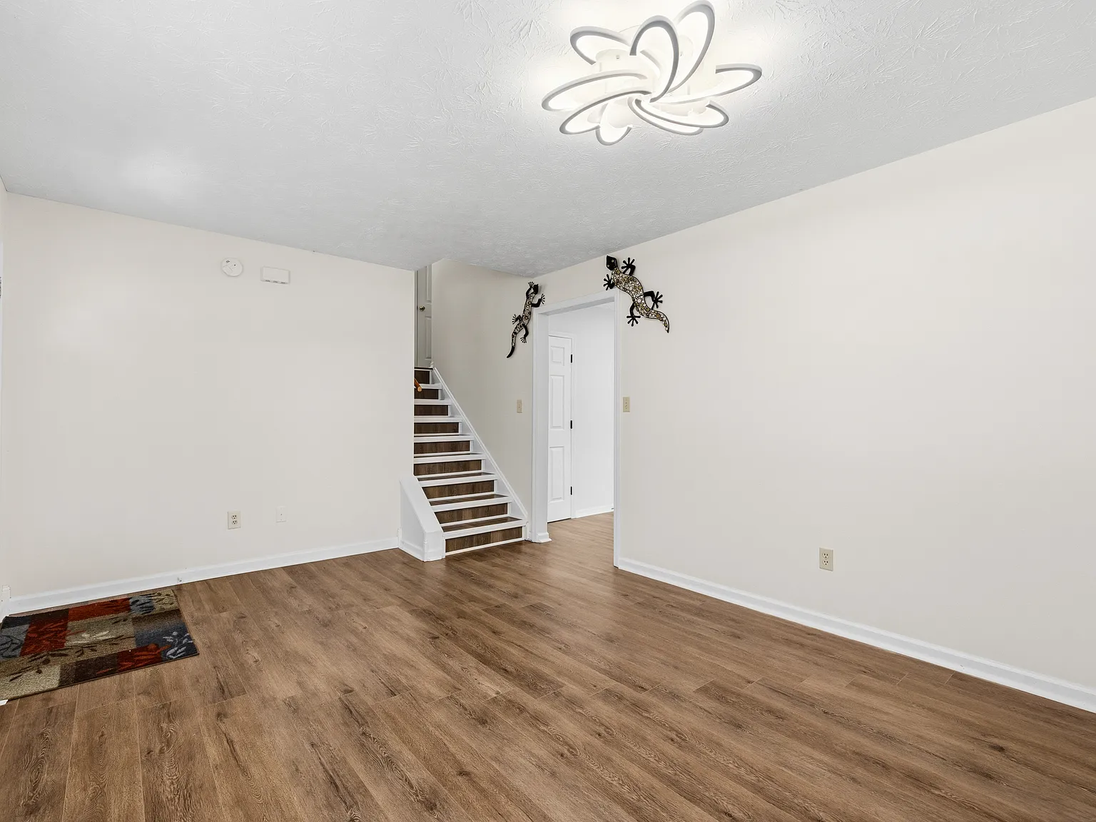 4 bed, 1408 sqft, $2,250 — Photo 4