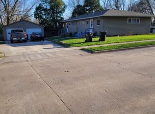 500 Terrace Rd, Iowa City, IA 52245