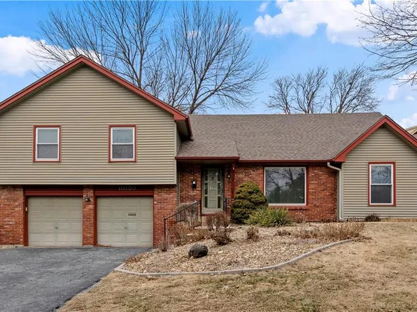 10120 Floyd St, Overland Park, KS 66212