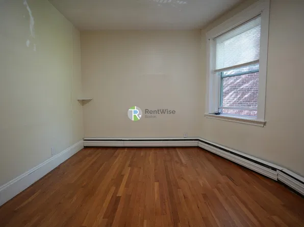 1725 Commonwealth Ave, Brighton, MA