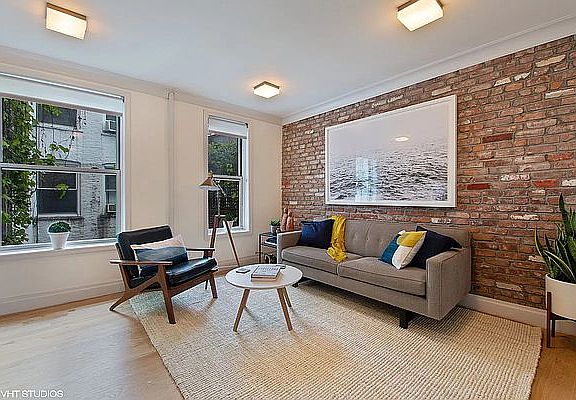 2nd image of 204 W 10th St APT 2