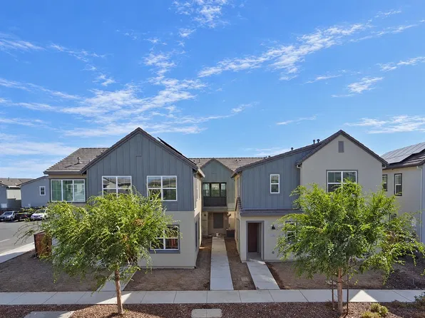 2406 Garden Farms Ave, Lathrop, CA 95330