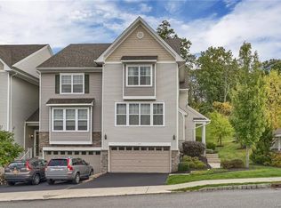 1412 Hawthorn Way, New Windsor, NY 12553