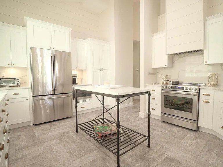 3129 SW Solitaire Palm Dr — Photo 1