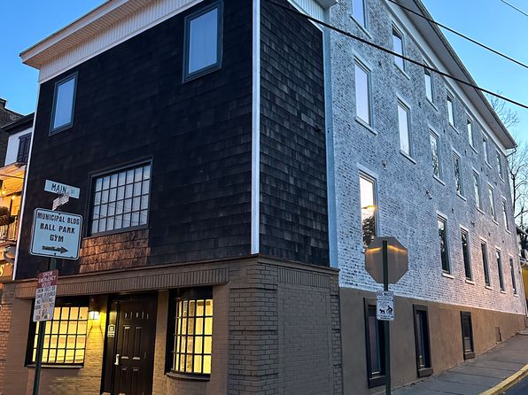 427 Delaware Ave #301