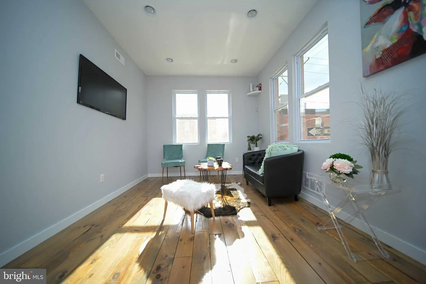 3-Bedroom East Kensington Townhome with Roof Deck & Central Air — Photo 3