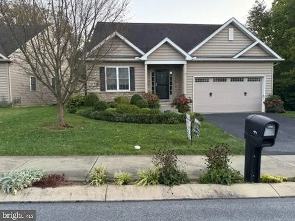 171 Waypoint Dr #229, Lancaster, PA 17603