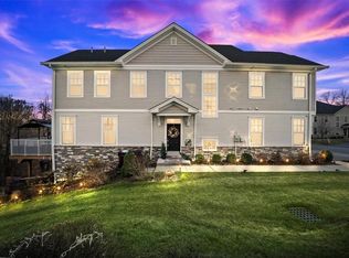 161 Meadow View Dr, Middletown, NY 10940