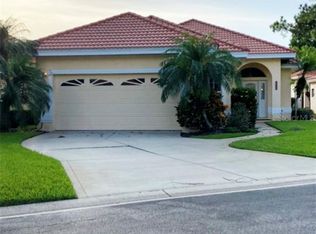 1122 Shoreline Ln, Winter Haven, FL 33884
