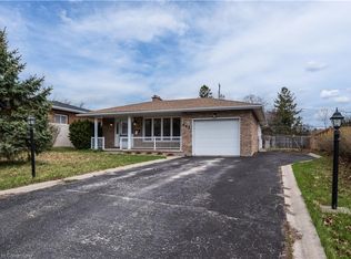 642 Fleet St, Kingston, ON K7M5A2