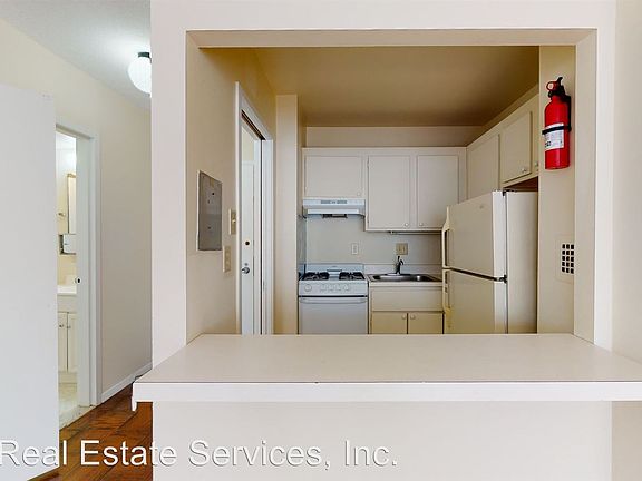 3rd image of 5500 Friendship Blvd APT N2125