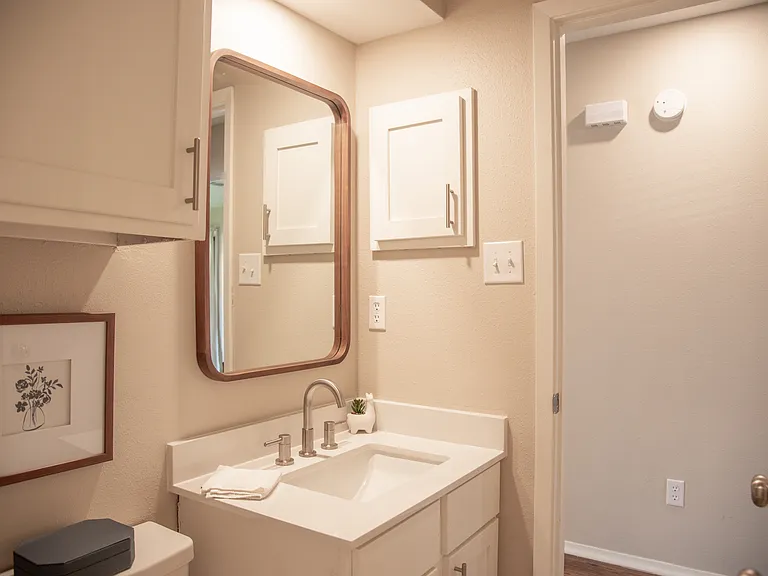 311 Manuel Dr #D — Photo 6