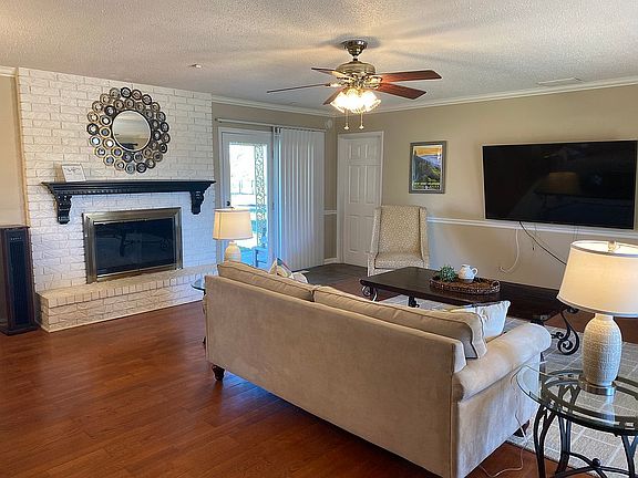 2nd image of 11090 Mockingbird Ln